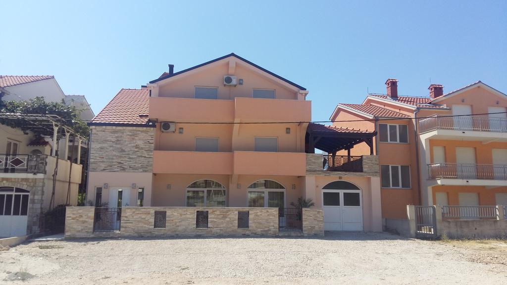 Apartments Ema Ivanica Exterior foto